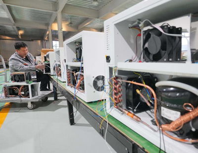 匠心繪盛世，科技映光明——全國年畫傳承人獻禮建黨百年暨視力保健儀技術開發紀實